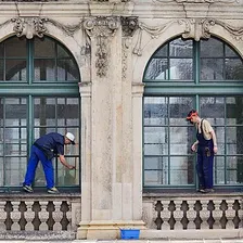 Cleaning windows