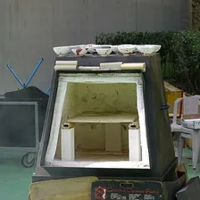 Cleaning the oven